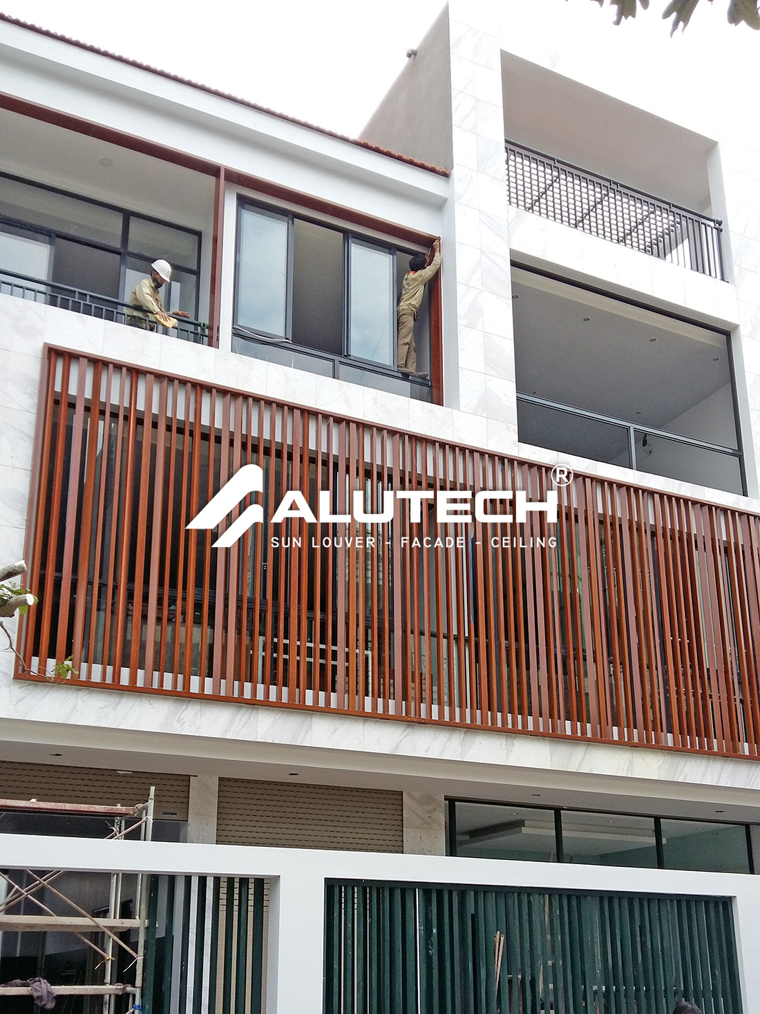 Lam nhôm chắn nắng hình hộp mặt tiền - Alutech